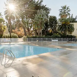 Apartment Spacious At A 5 Min Walk From The